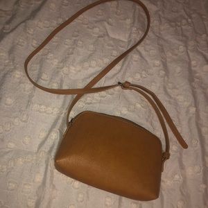 Universal Threads crossbody
